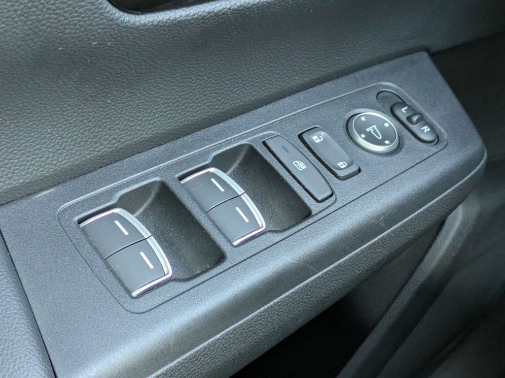 Used 2025 Honda CR-V EX-L image 26