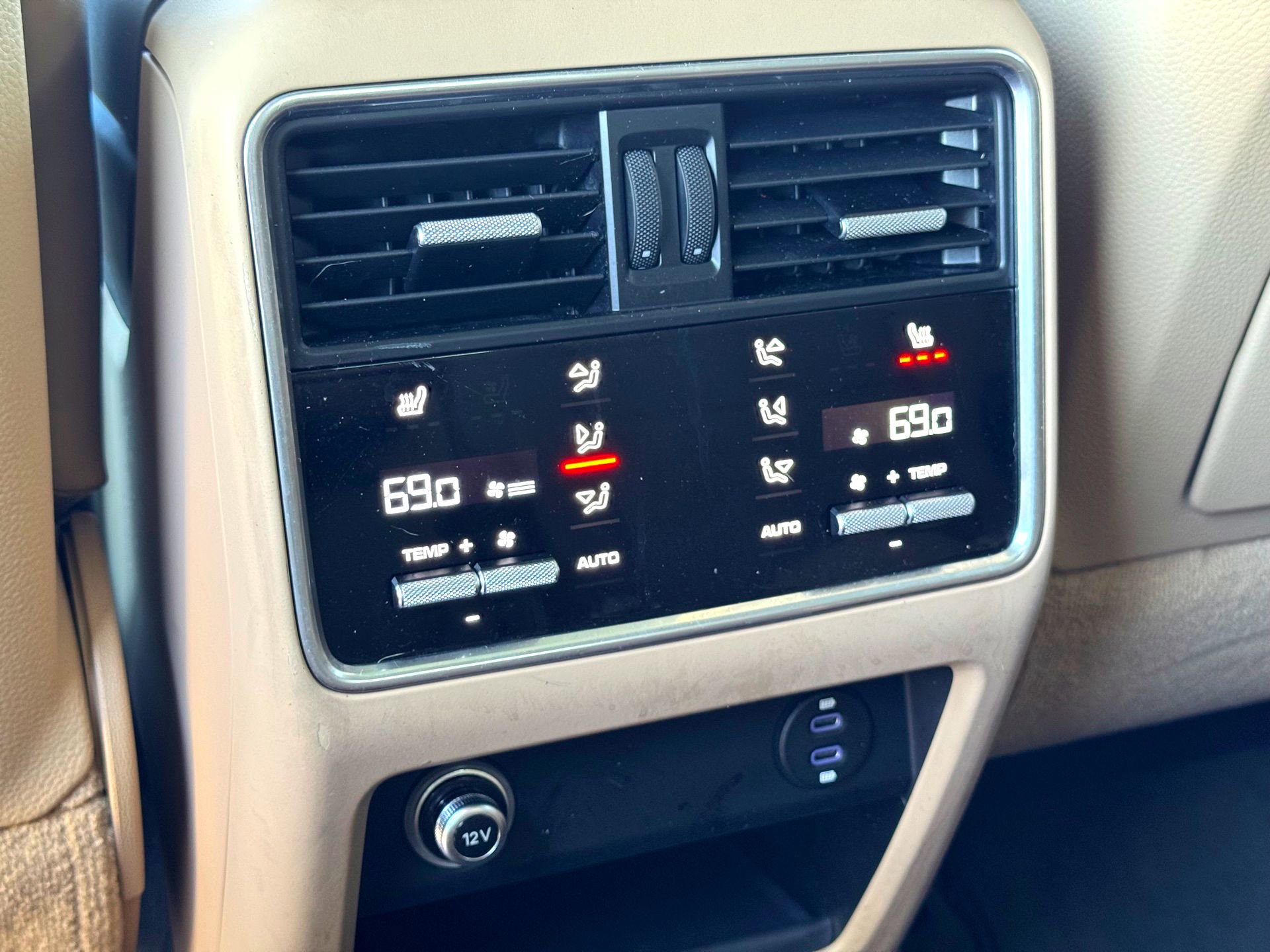 Used 2021 Porsche Cayenne S image 26