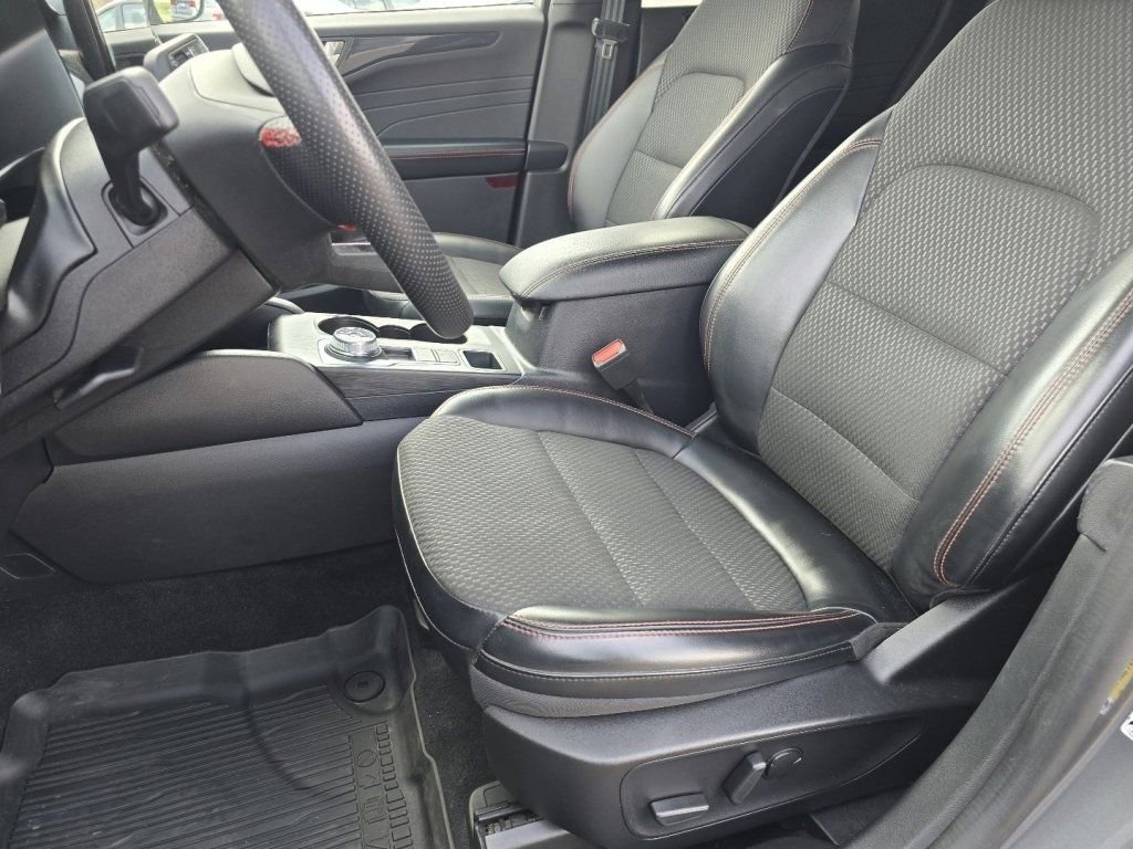 Used 2023 Ford Escape ST-Line w/ Tech Pack #1 image 21