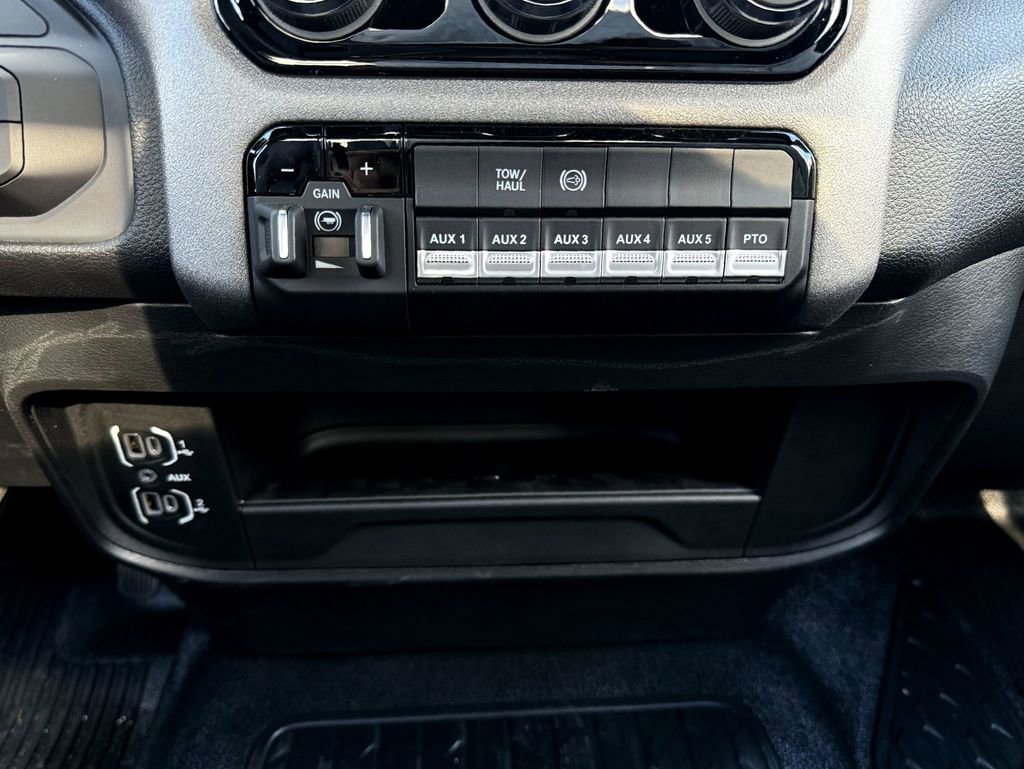 New 2026 RAM 3500 Tradesman w/ Chrome Appearance Group image 23