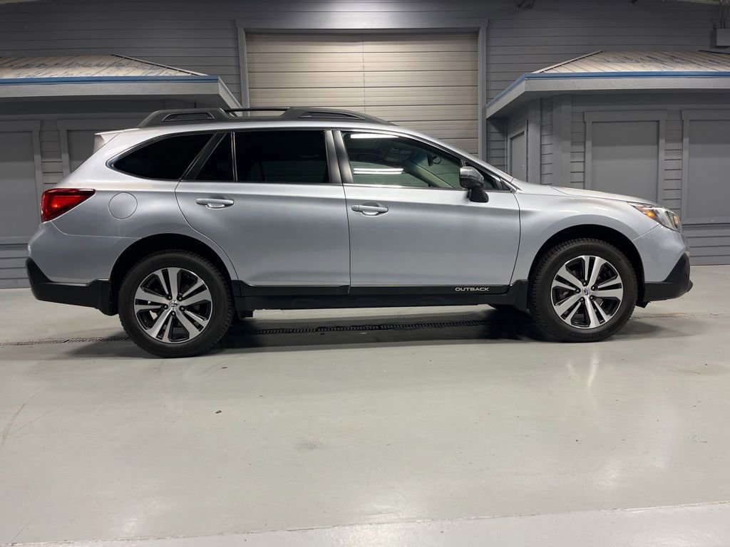 Used 2018 Subaru Outback 2.5i Limited w/ Popular Package #2 AWD/4WD image 8