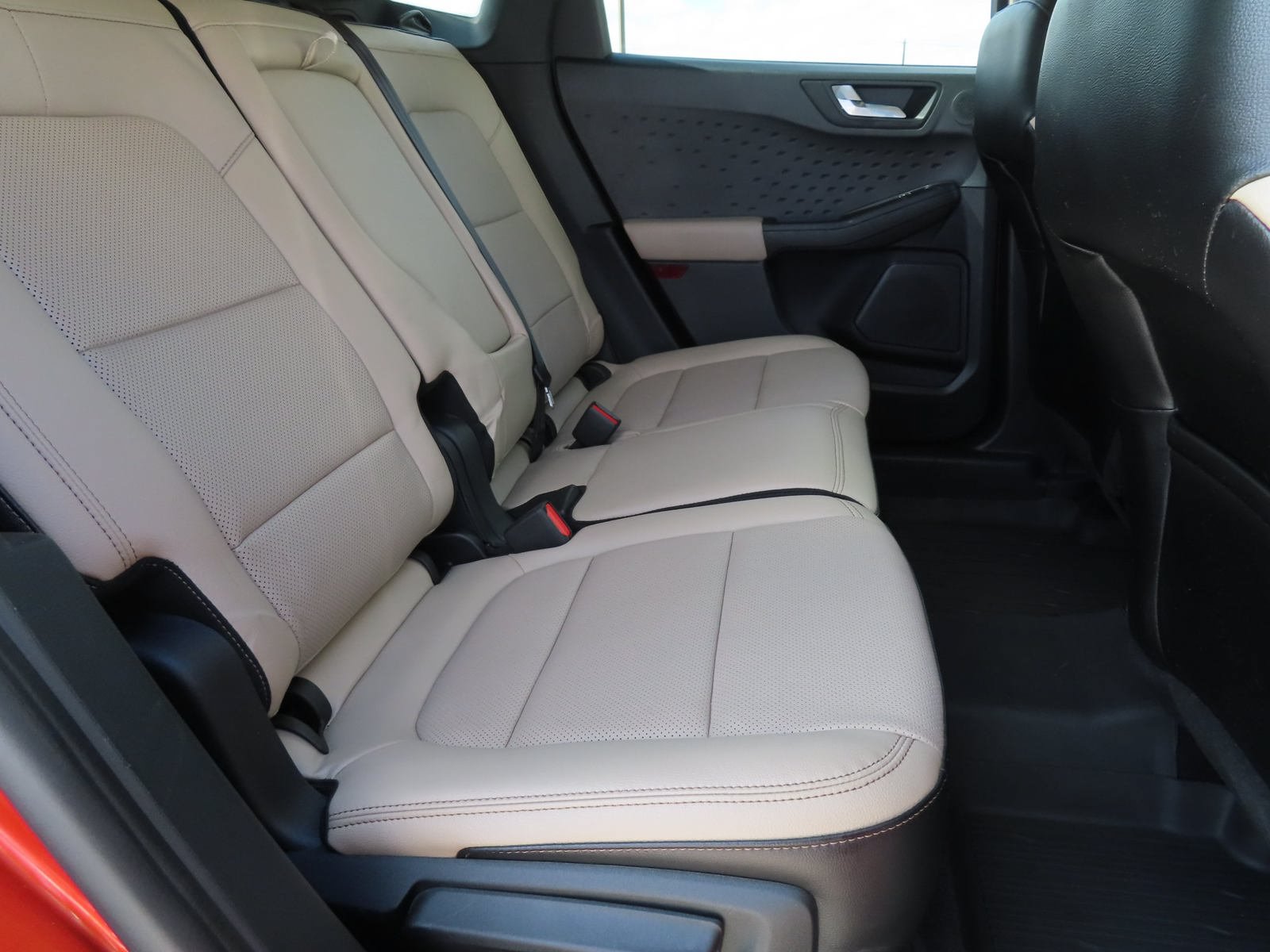 Used 2020 Ford Escape Titanium AWD/4WD image 17