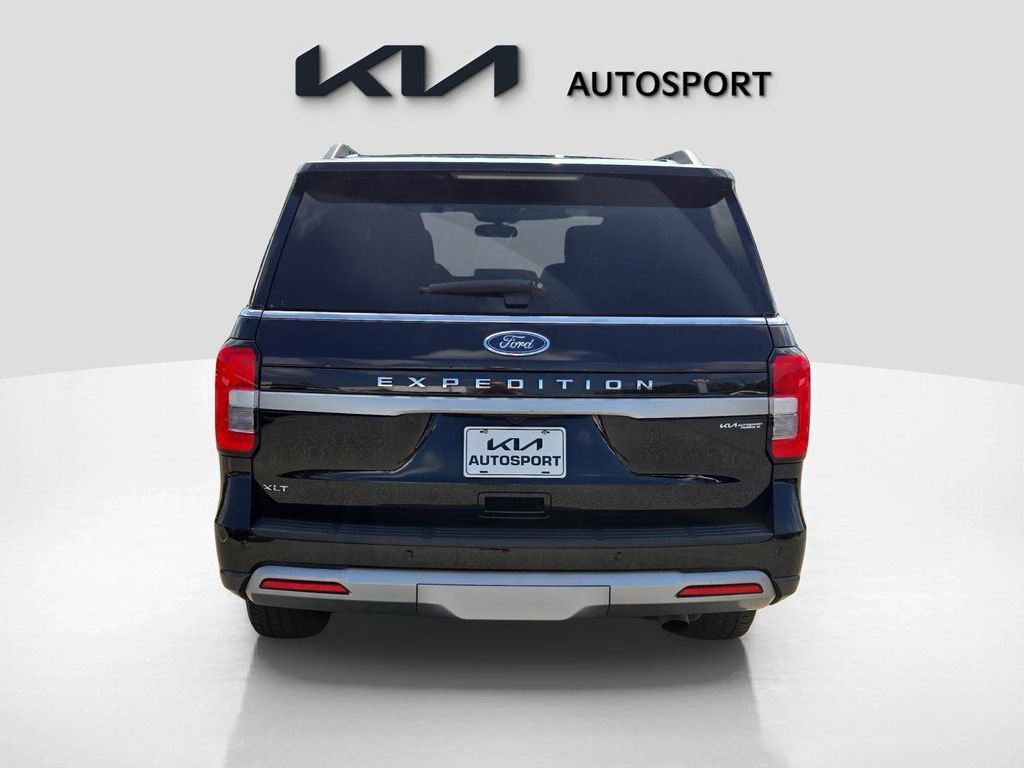 Used 2024 Ford Expedition XLT image 9