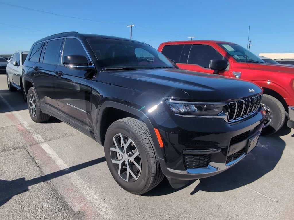 Used 2024 Jeep Grand Cherokee L Limited w/ Luxury Tech Group II image 2