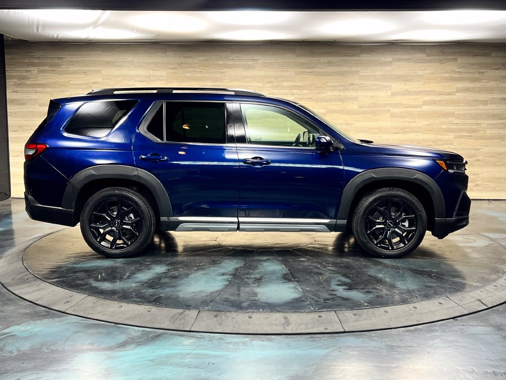 Used 2025 Honda Pilot Touring image 23