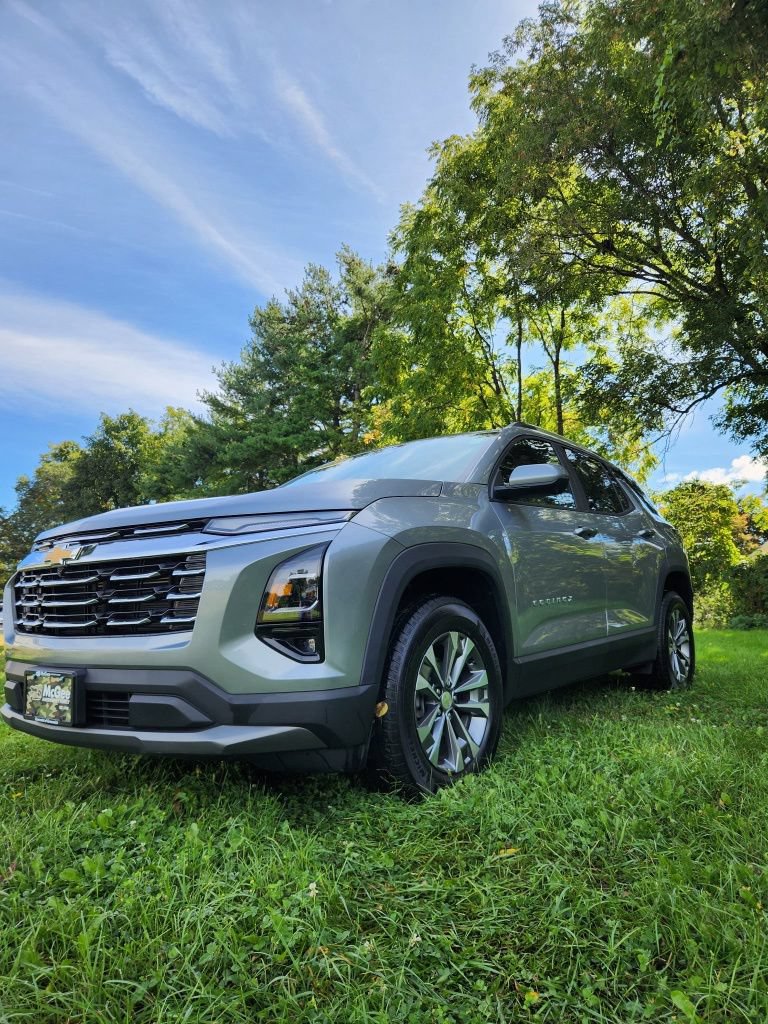 Used 2025 Chevrolet Equinox LT w/ Convenience Package II AWD/4WD image 4