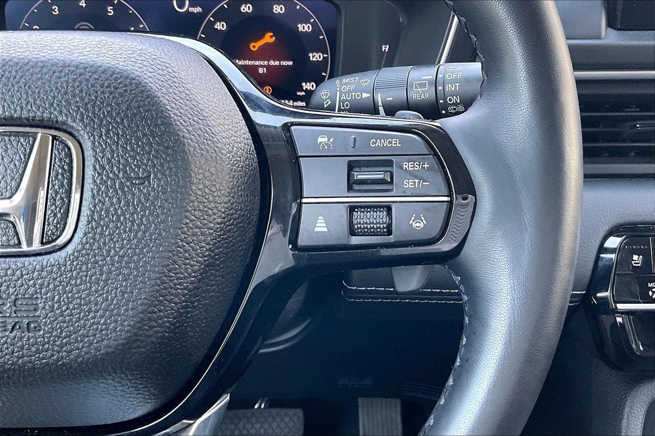 Used 2025 Honda Pilot Elite image 33