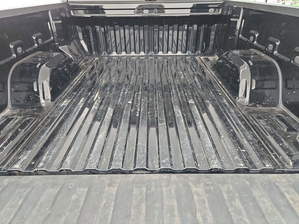 Used 2024 Chevrolet Silverado 1500 LT image 32