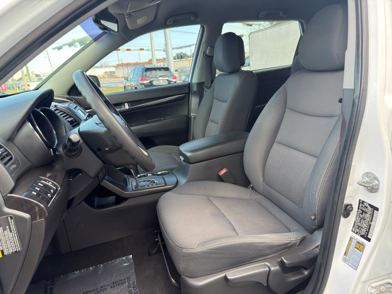 Used 2013 Kia Sorento LX w/ Convenience Pkg image 18