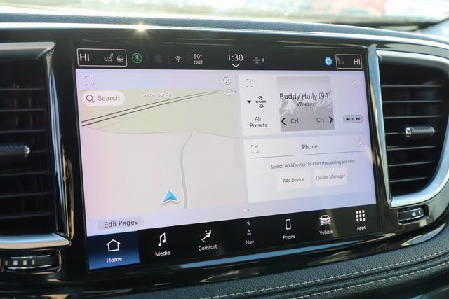 Used 2024 Chrysler Pacifica Limited image 33