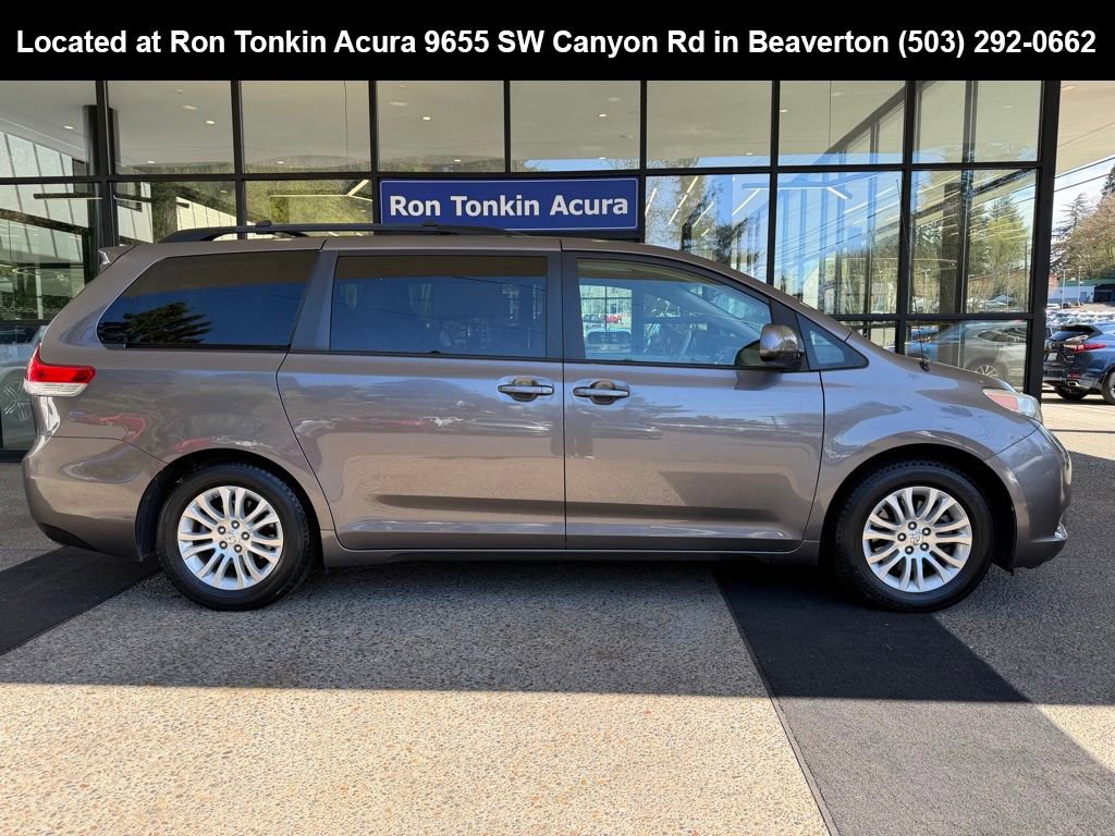 Used 2011 Toyota Sienna XLE image 8