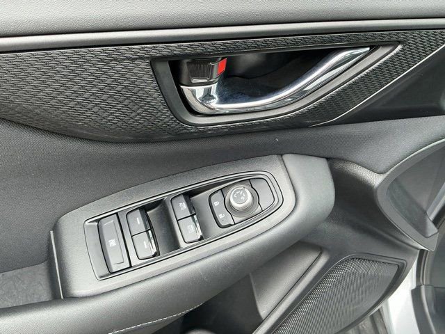 Used 2025 Subaru Outback Premium AWD/4WD image 16