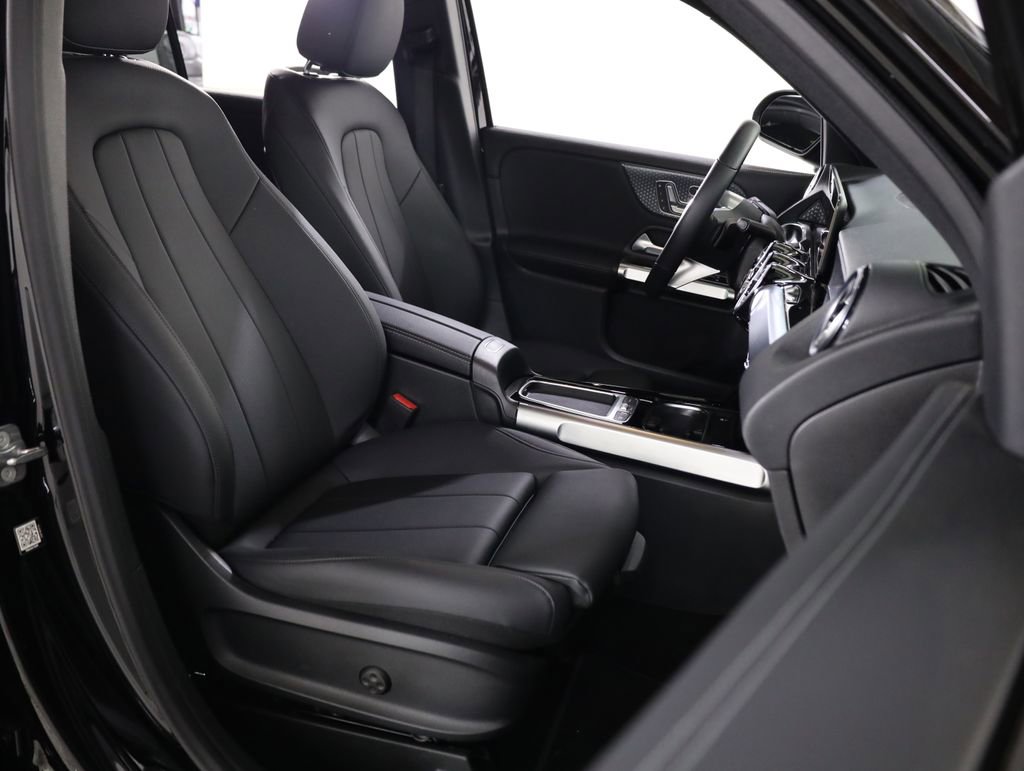 Certified 2025 Mercedes-Benz GLB 250 4MATIC image 63