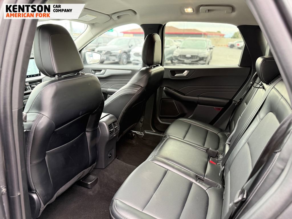 Used 2025 Ford Escape Platinum image 38