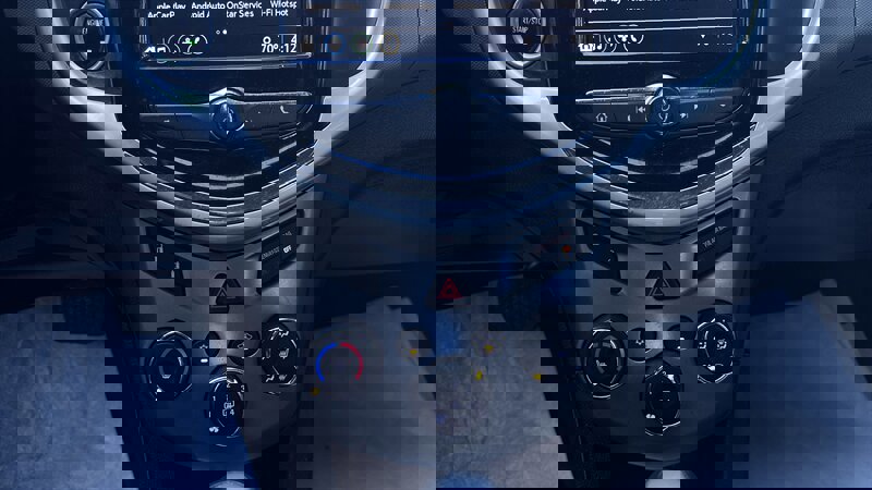 Used 2018 Chevrolet Sonic Premier FWD image 13