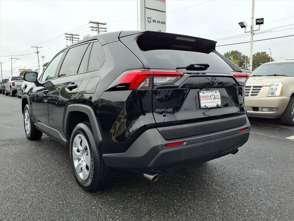 Used 2025 Toyota RAV4 LE AWD/4WD image 7