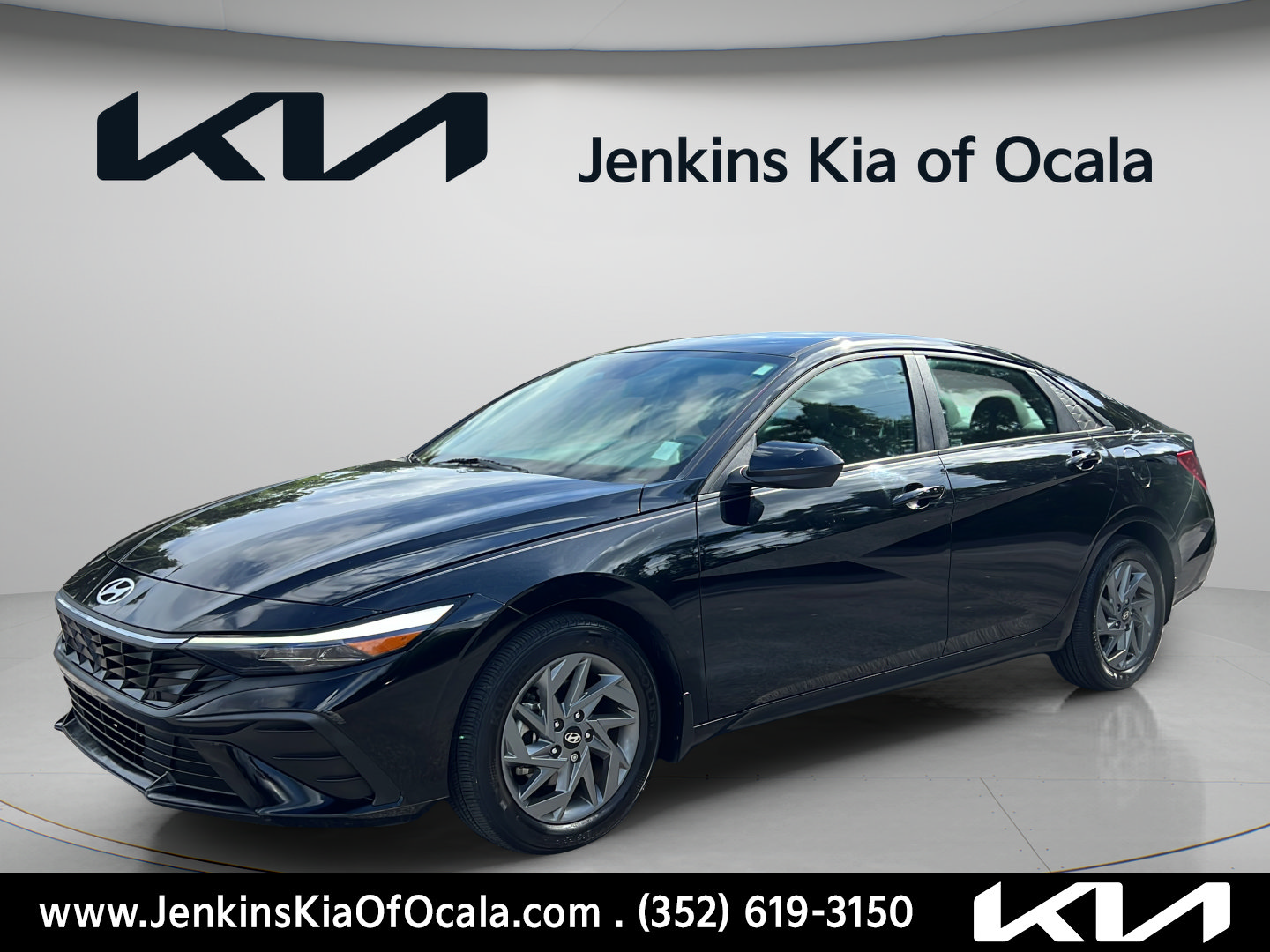Used 2024 Hyundai Elantra SEL FWD image 7