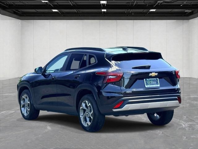 Used 2025 Chevrolet Trax LT w/ LT Convenience Package FWD image 7