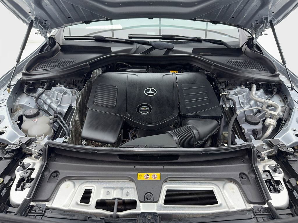 Used 2024 Mercedes-Benz GLC 300 4MATIC image 11