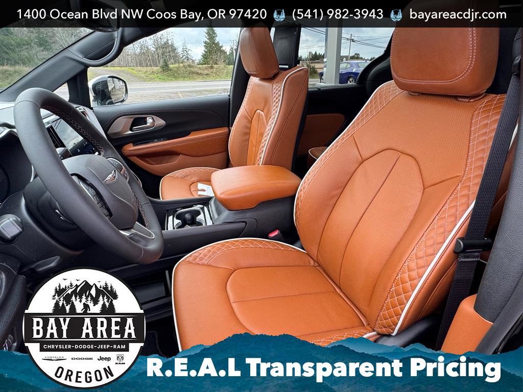 New 2026 Chrysler Pacifica Pinnacle w/ Trailer Tow Group image 12