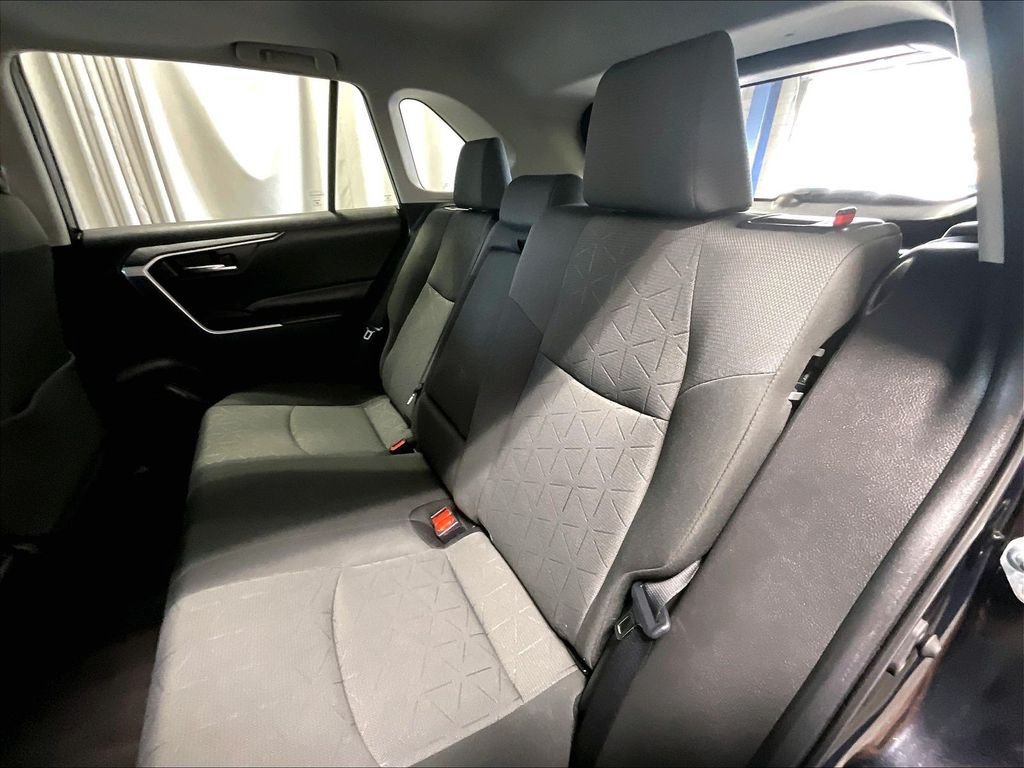 Certified 2022 Toyota RAV4 XLE w/ Convenience Package AWD/4WD image 15