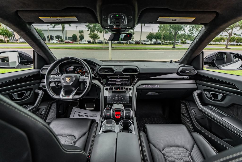 Used 2024 Lamborghini Urus S AWD/4WD image 23