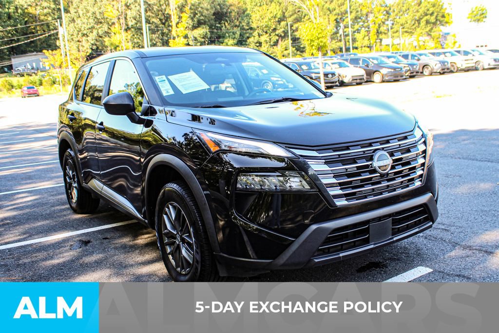 Used 2024 Nissan Rogue S FWD image 3