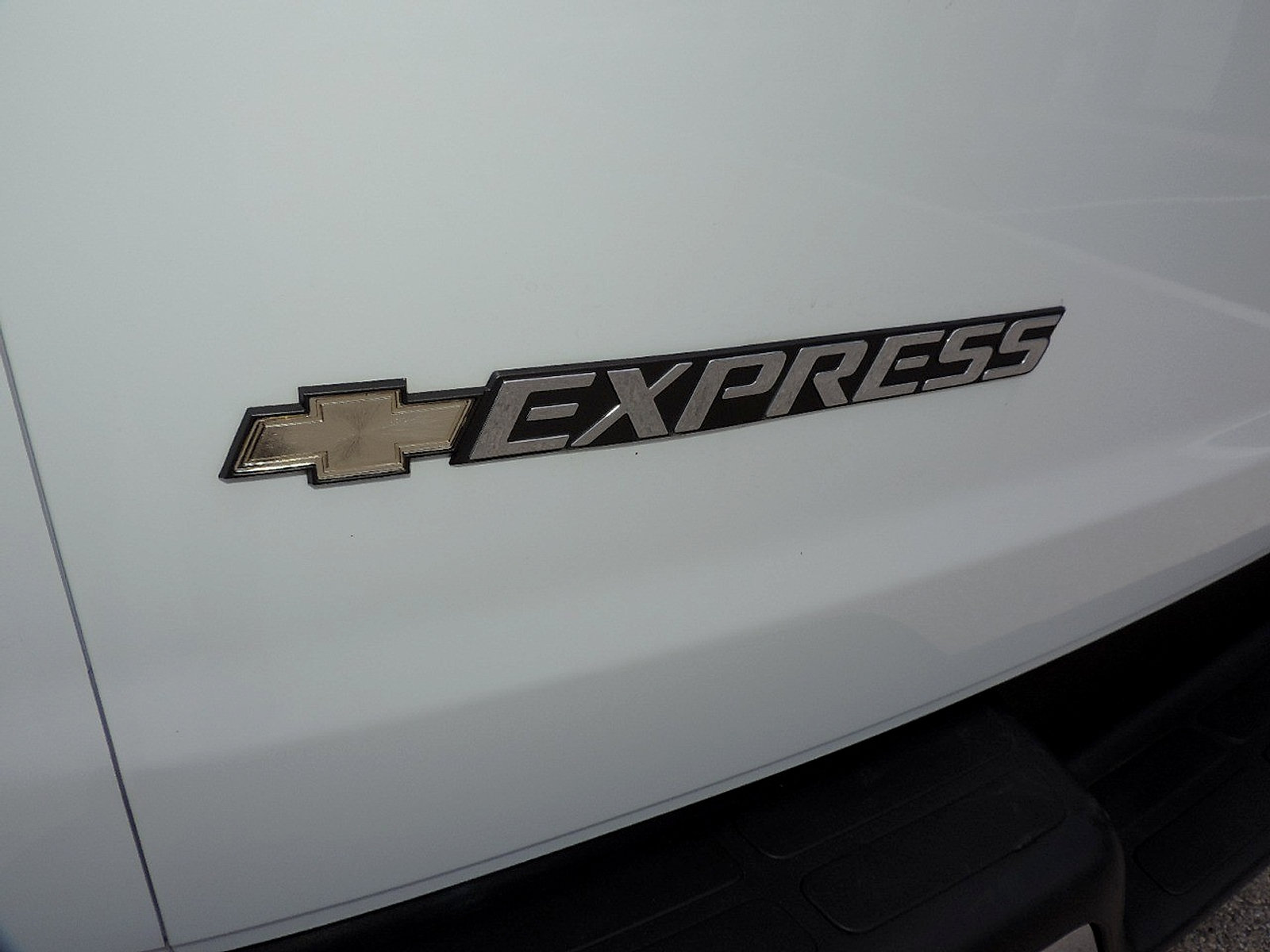 Certified 2024 Chevrolet Express 2500 w/ Driver Convenience Package RWD image 15