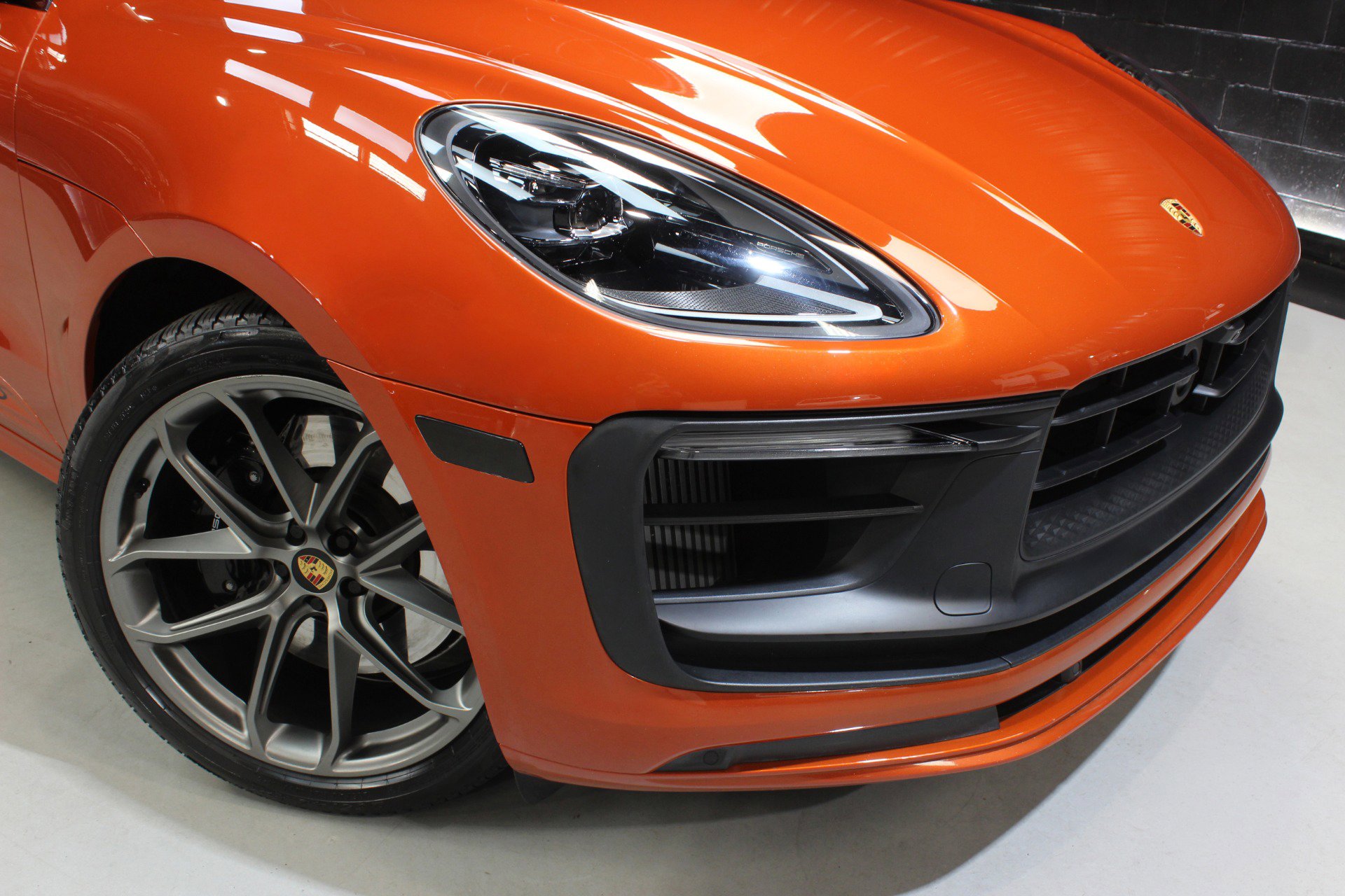 Used 2023 Porsche Macan GTS w/ Premium Package Plus image 8