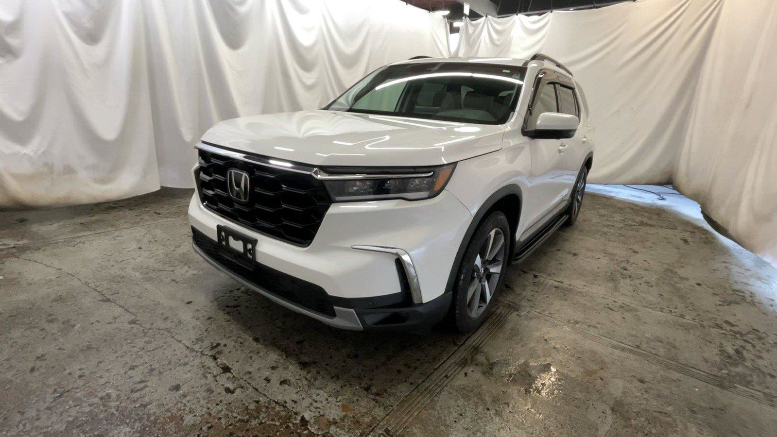 Used 2025 Honda Pilot Elite image 12