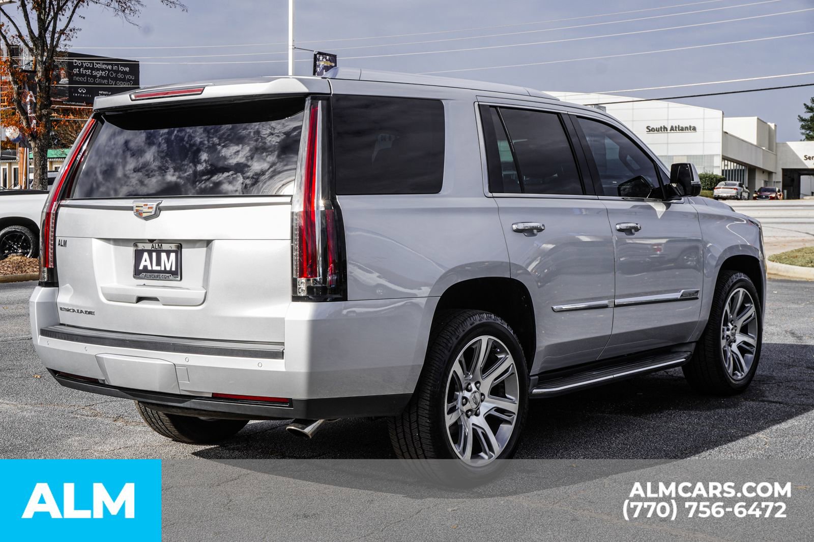 Used 2016 Cadillac Escalade Luxury image 7