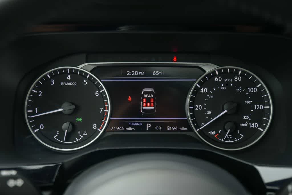 Used 2024 Nissan Pathfinder SV w/ SV Premium Package FWD image 23