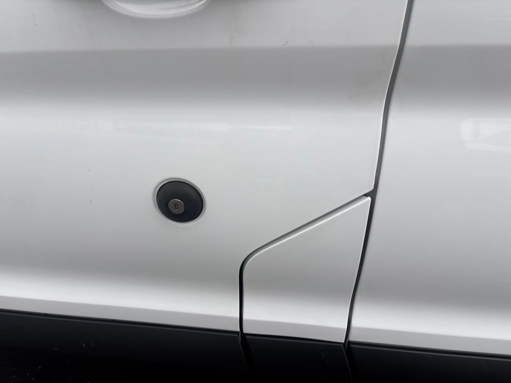 Used 2023 Ford E-Transit 148 High Roof Extended RWD image 9