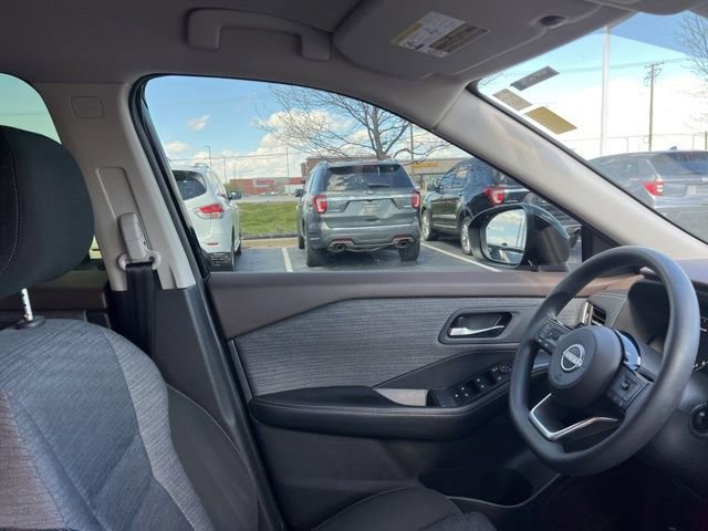 Used 2023 Nissan Rogue SV AWD/4WD image 33