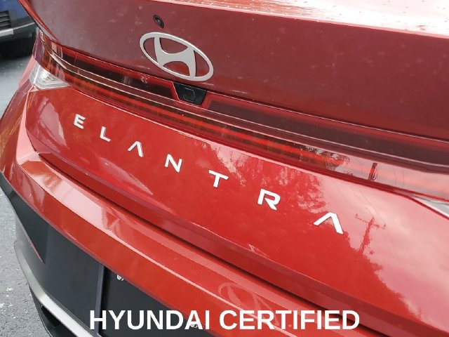 Used 2025 Hyundai Elantra SEL FWD image 7