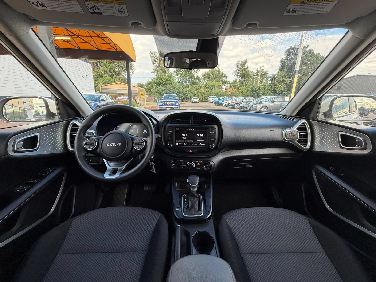 Used 2025 Kia Soul LX w/ LX Technology Package FWD image 30