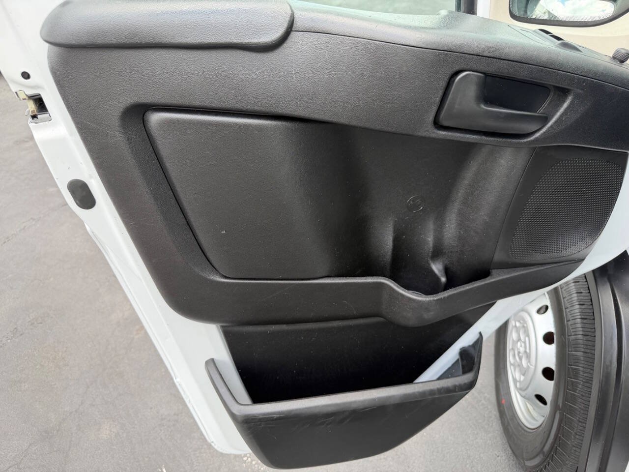 Used 2020 RAM ProMaster 2500 w/ Premium Appearance Group FWD image 27