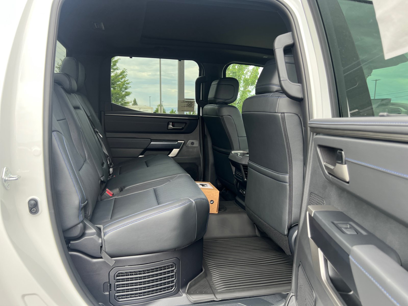 New 2026 Toyota Tundra Platinum w/ Tow Tech Package AWD/4WD image 27