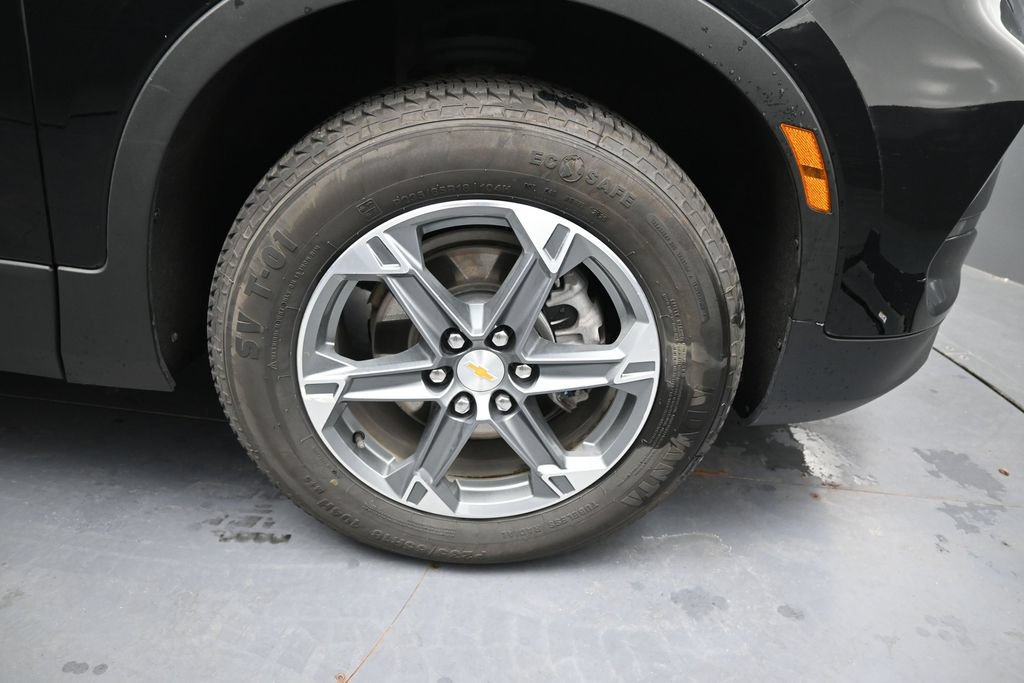 Used 2025 Chevrolet Blazer LT FWD image 18