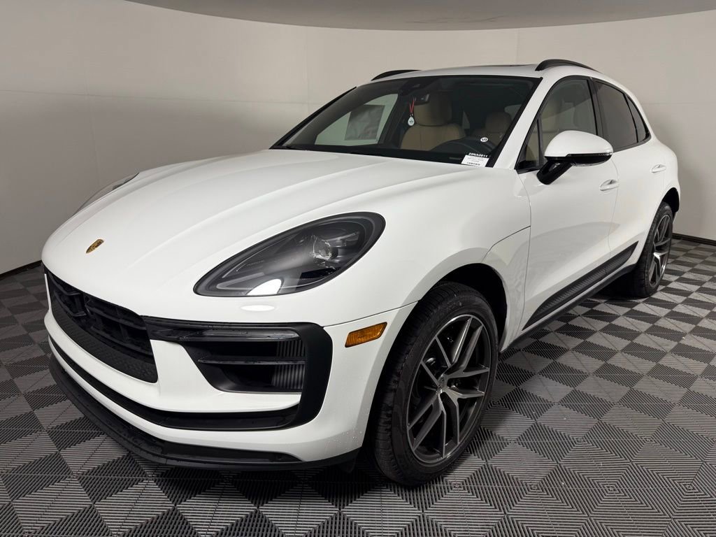 Certified 2025 Porsche Macan S image 1