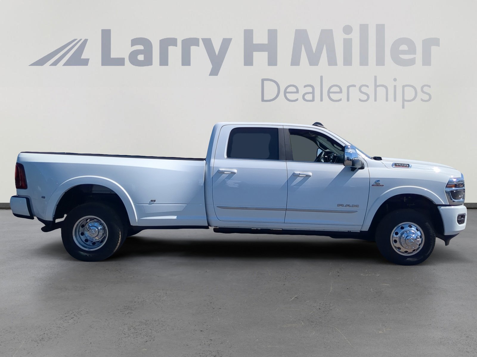 New 2026 RAM 3500 Limited image 6