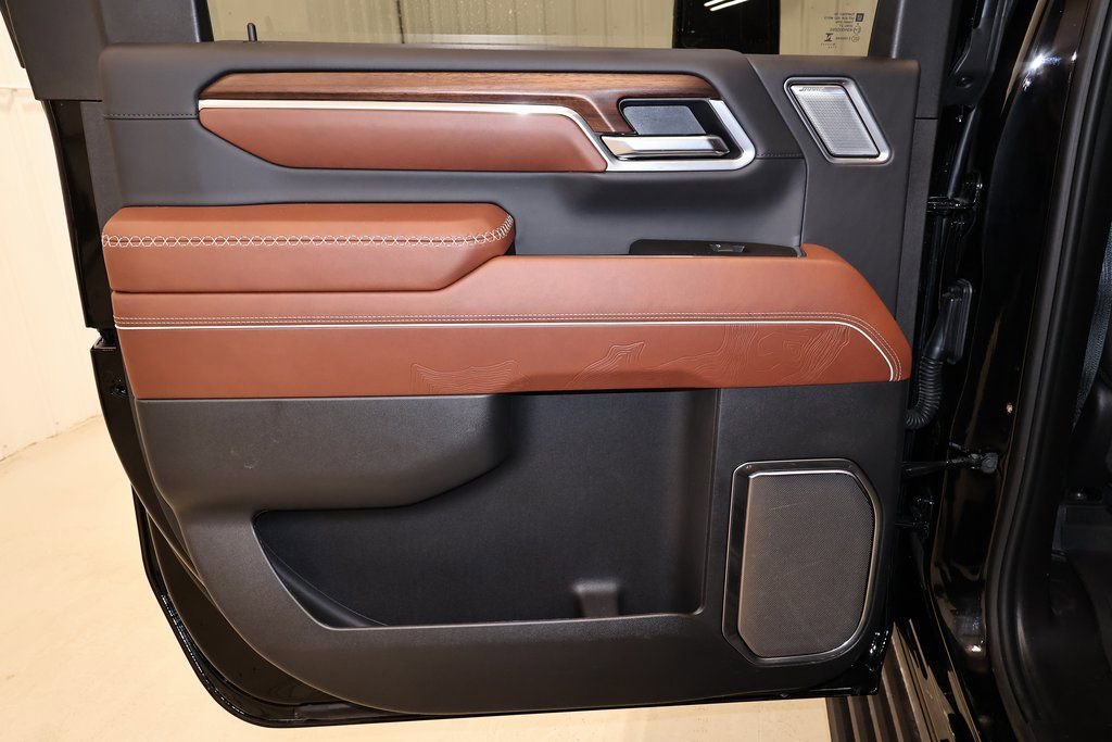 Used 2026 GMC Sierra 3500 Denali Ultimate image 15