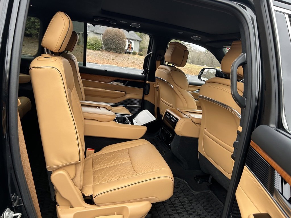 Used 2024 Jeep Grand Wagoneer Series III w/ HD Trailer Tow Package image 51