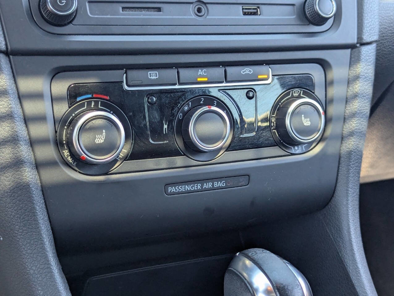 Used 2012 Volkswagen GTI 4-Door image 31