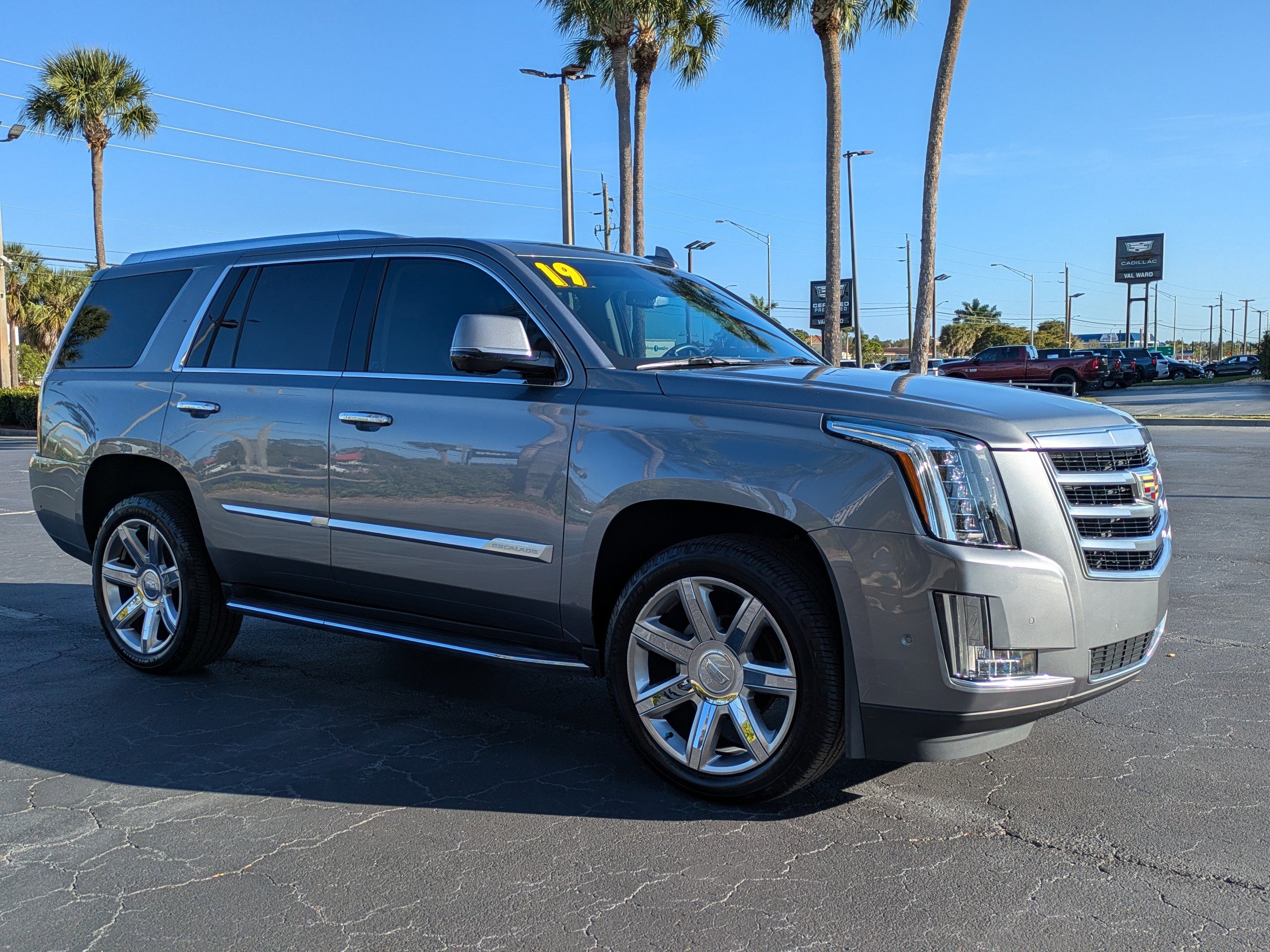 Used 2019 Cadillac Escalade Luxury image 7