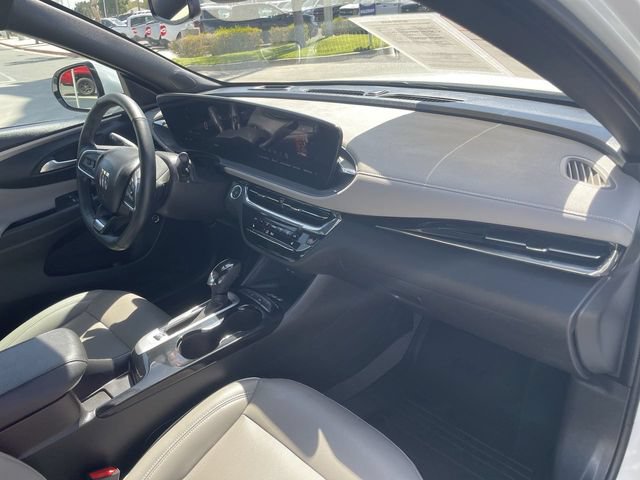 Used 2025 Buick Envista Avenir FWD image 28