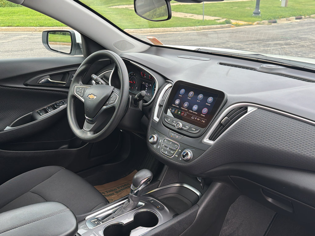 Used 2024 Chevrolet Malibu LT FWD image 27