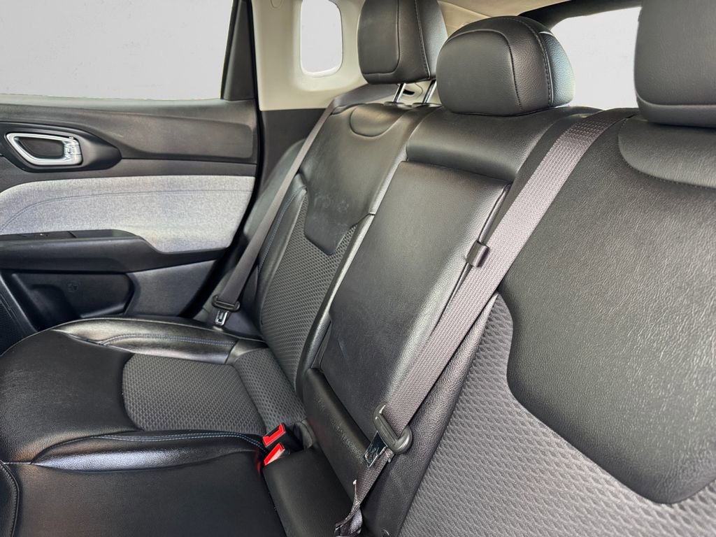 Used 2022 Jeep Compass Latitude w/ Convenience Group image 14