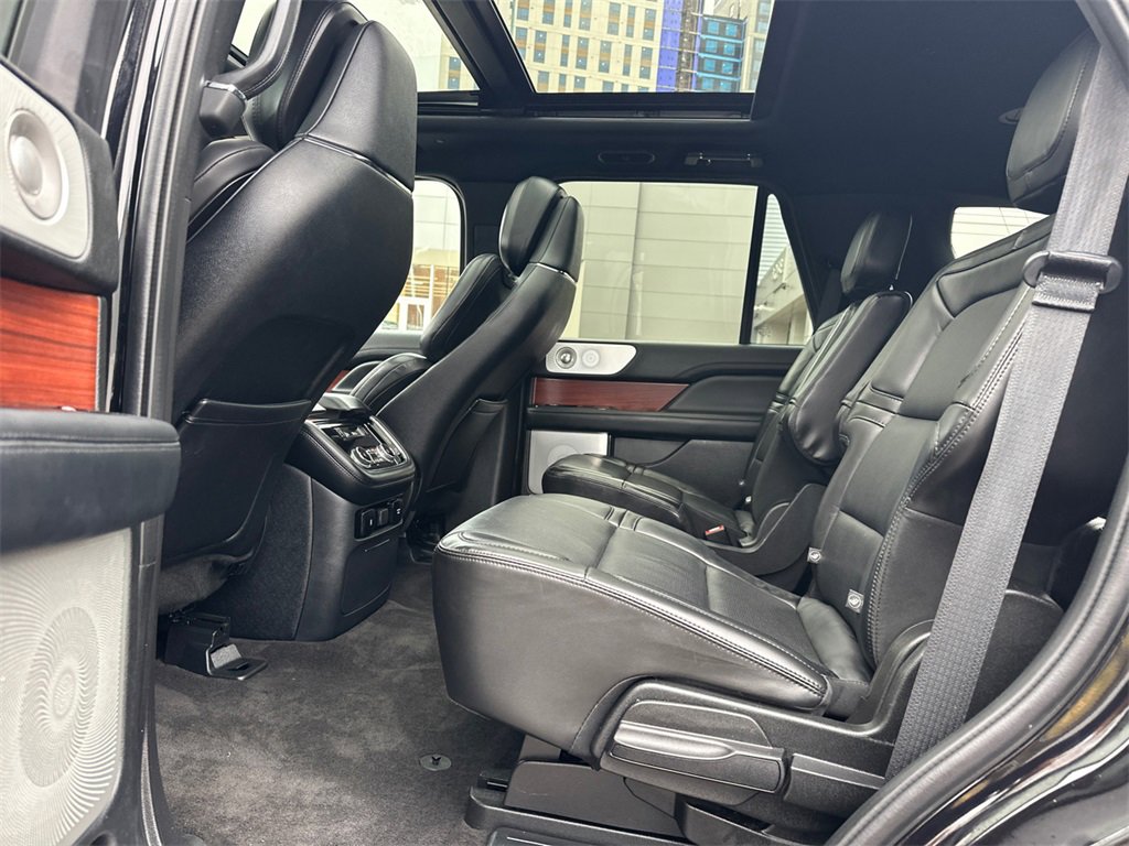 Used 2021 Lincoln Navigator Reserve image 24