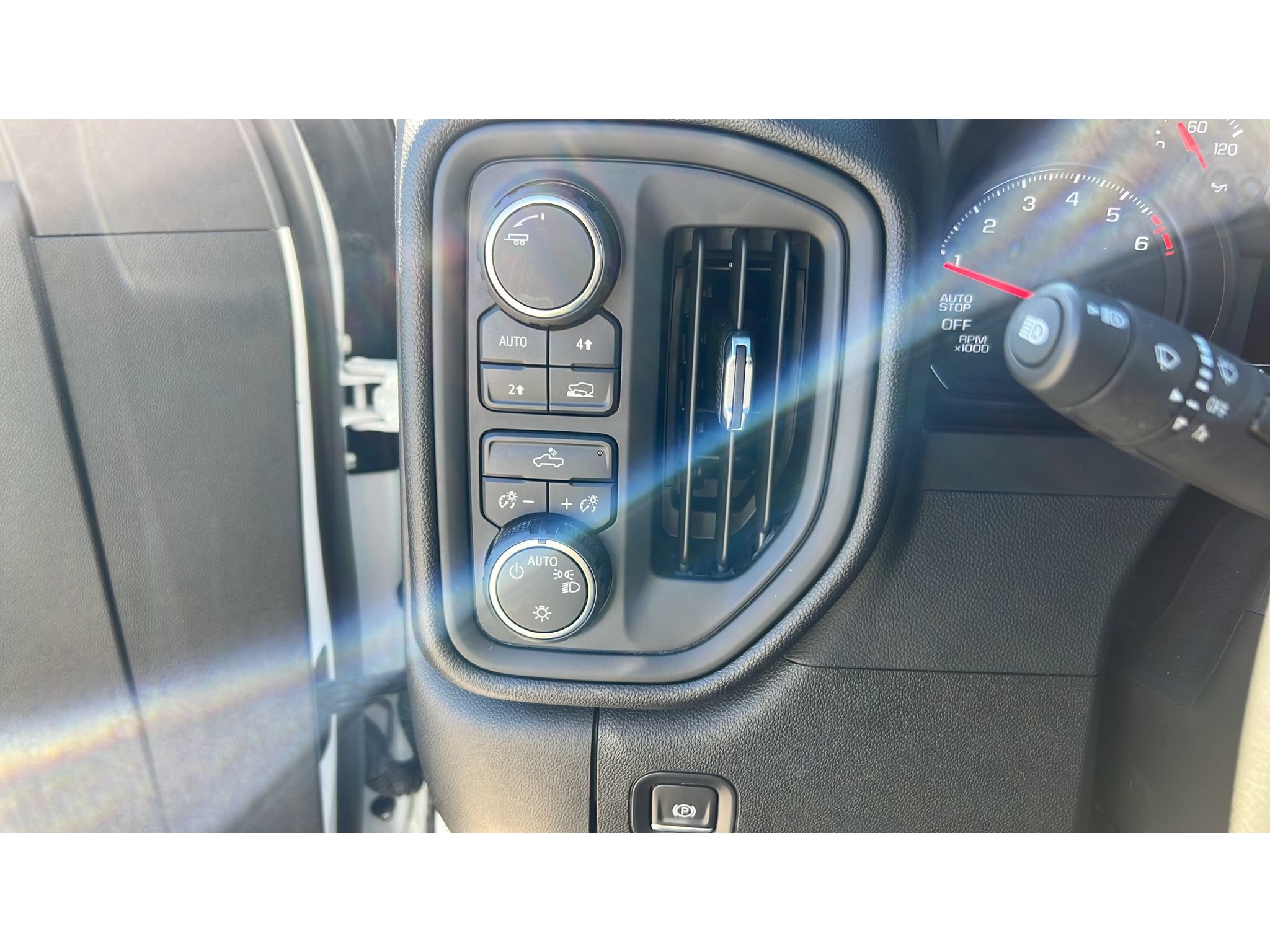 Certified 2024 Chevrolet Silverado 1500 Custom AWD/4WD image 23